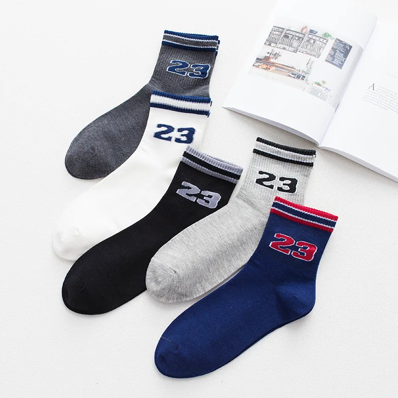 FJUN 1 or 5 pairs new men's outdoor sports cycling socks male cotton socks autumn socks digital stripes soccer basketball socks
FJUN 1 or 5 pairs new men's outdoor sports cycling socks male cotton socks autumn socks digital stripes soccer basketball socks