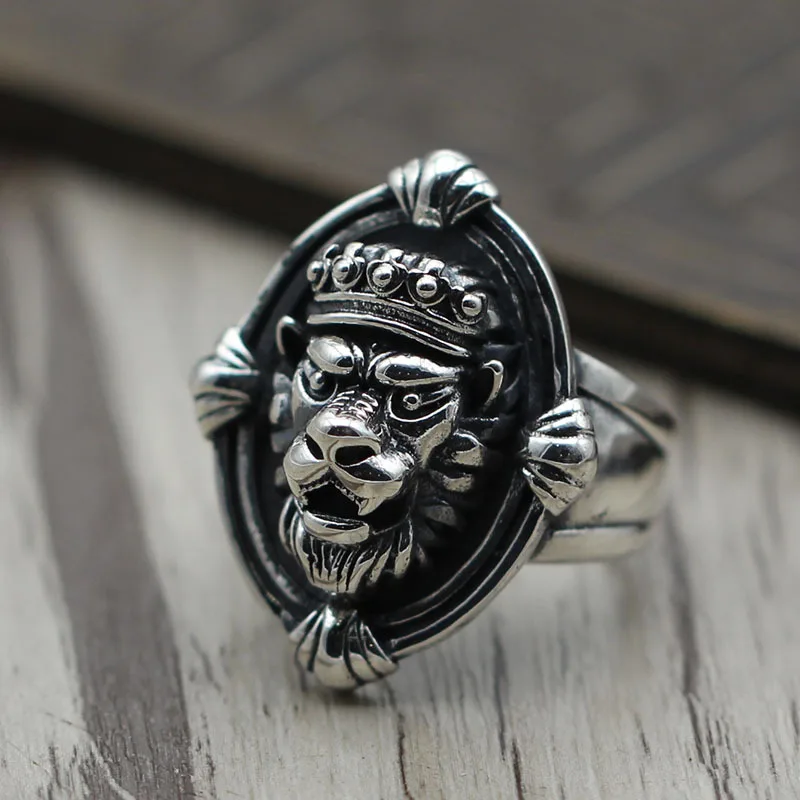 S925 Vintage Sterling Silver Jewelry Ring Silver Lion personality open men and women to do the old domineering wide ring
S925 Vintage Sterling Silver Jewelry Ring Silver Lion personality open men and women to do the old domineering wide ring