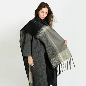 New Fashion Plaid Winter Scarf For Women High Quality Warm Big Long Scarf Female Luxury Plaid Cashmere Thick Scarves
New Fashion Plaid Winter Scarf For Women High Quality Warm Big Long Scarf Female Luxury Plaid Cashmere Thick Scarves
