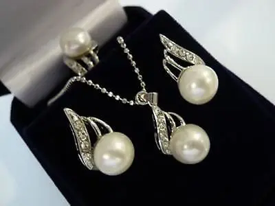 White Akoya Pearl Necklace+Ring+earrings Set AAA Grade setAAA 18K GP Plated gold Bridal wide watch wings queen JEWE
White Akoya Pearl Necklace+Ring+earrings Set AAA Grade setAAA 18K GP Plated gold Bridal wide watch wings queen JEWE