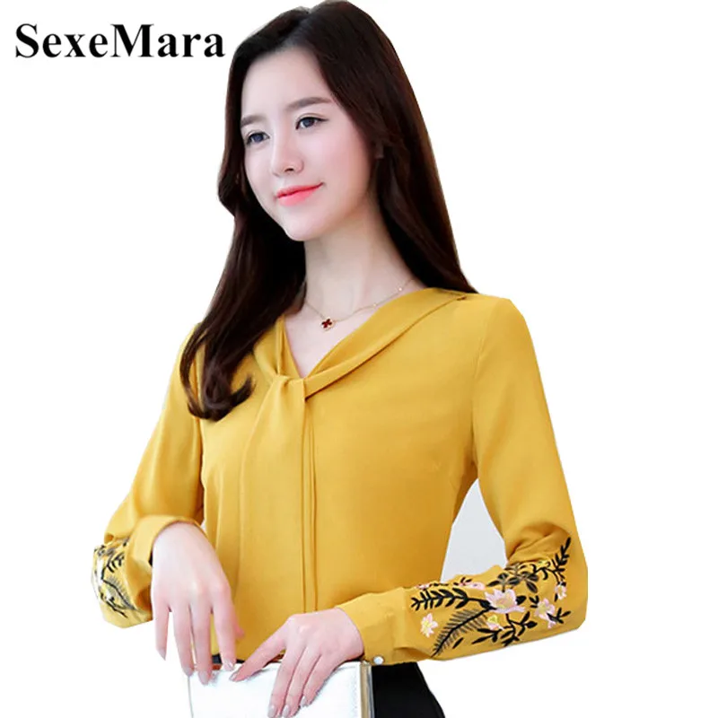 SexeMara 2019 New Flowers Embroidery Blouse Spring Fashion Chiffon Tops Plus Size Women Clothing V Neck Long Sleeve Shirt
SexeMara 2019 New Flowers Embroidery Blouse Spring Fashion Chiffon Tops Plus Size Women Clothing V Neck Long Sleeve Shirt