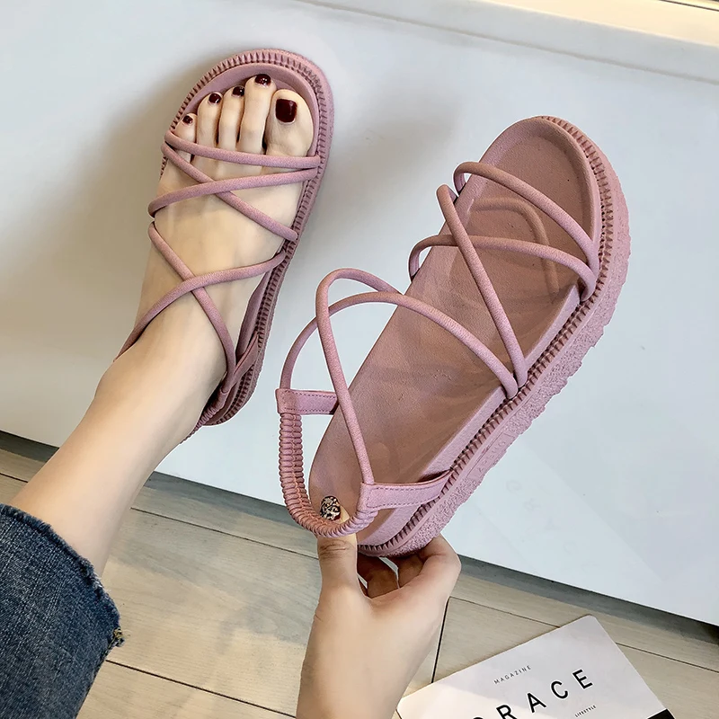 Seaside holiday beach shoes Roman shoes female summer Korean version of the classic wild thick bottom cake bottom ladies sandals
Seaside holiday beach shoes Roman shoes female summer Korean version of the classic wild thick bottom cake bottom ladies sandals