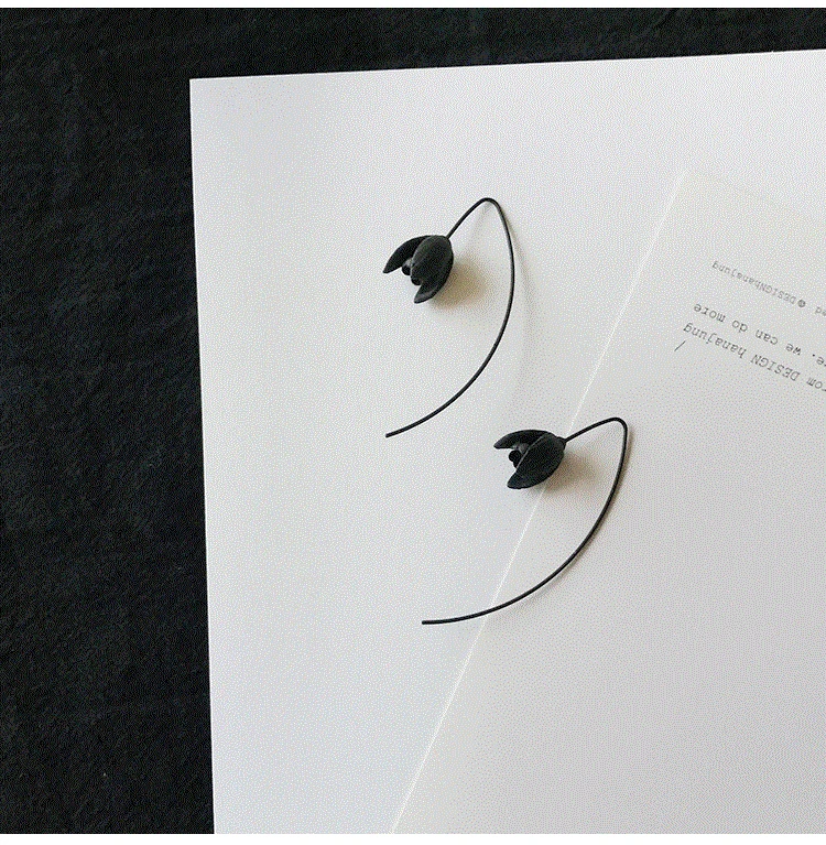 Aretes de mujer modernos 2018 new design black flower bone earrings generous minimalist U-shaped Korean earrings for women
Aretes de mujer modernos 2018 new design black flower bone earrings generous minimalist U-shaped Korean earrings for women