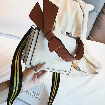 Bag for women New wave Korean version of the wild Messenger shoulder retro small fragrance wide shoulder strap small square bag
Bag for women New wave Korean version of the wild Messenger shoulder retro small fragrance wide shoulder strap small square bag
