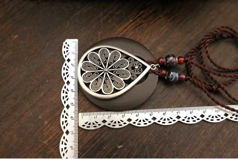 5239198630_240540850