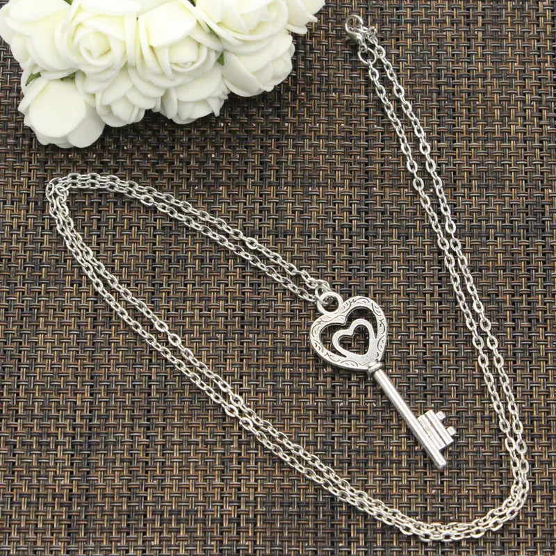 New Fashion Necklace vintage skeleton heart key 47x17mm Silver Pendants Short Long Women Men Colar Gift Jewelry Choker
New Fashion Necklace vintage skeleton heart key 47x17mm Silver Pendants Short Long Women Men Colar Gift Jewelry Choker