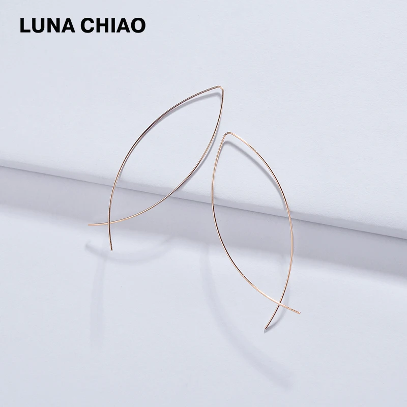 LUNA CHIAO Fashion Simplicity Cooper Thread Wire Fish Shaped Big Drop Earrings for Women
LUNA CHIAO Fashion Simplicity Cooper Thread Wire Fish Shaped Big Drop Earrings for Women