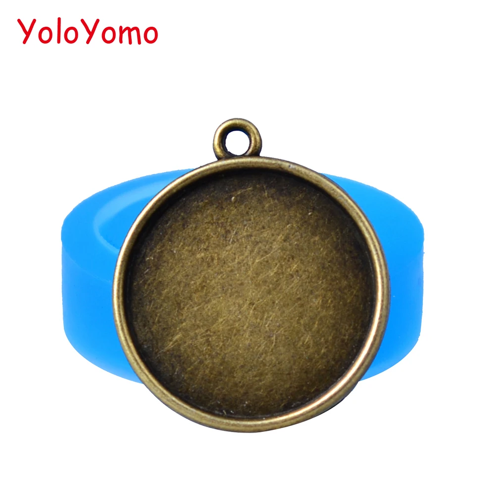 O134YL 25.6mm Round Picture Frame Pendant Silicone Mold - for Fondant, Cake Decoration Craft, Gum Paste, Candy, Resin Clay, Wax
O134YL 25.6mm Round Picture Frame Pendant Silicone Mold - for Fondant, Cake Decoration Craft, Gum Paste, Candy, Resin Clay, Wax