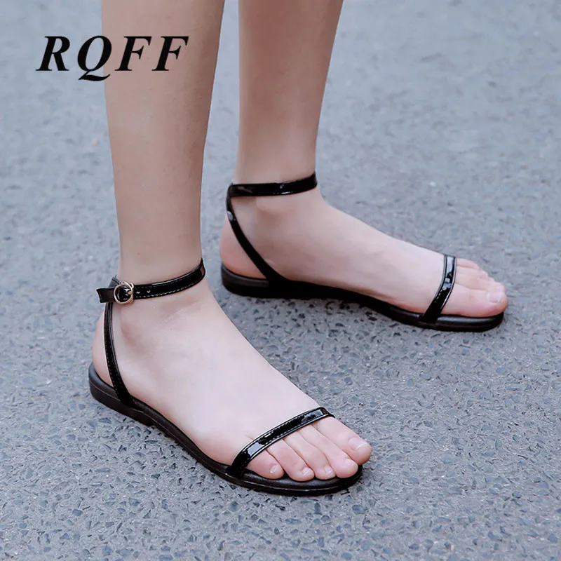 Flat Sandals Women Summer Soft Sole Big Size Casual Concise Basic Ankle Buckle Strap Shoes Woman Black Red White Transparent
Flat Sandals Women Summer Soft Sole Big Size Casual Concise Basic Ankle Buckle Strap Shoes Woman Black Red White Transparent