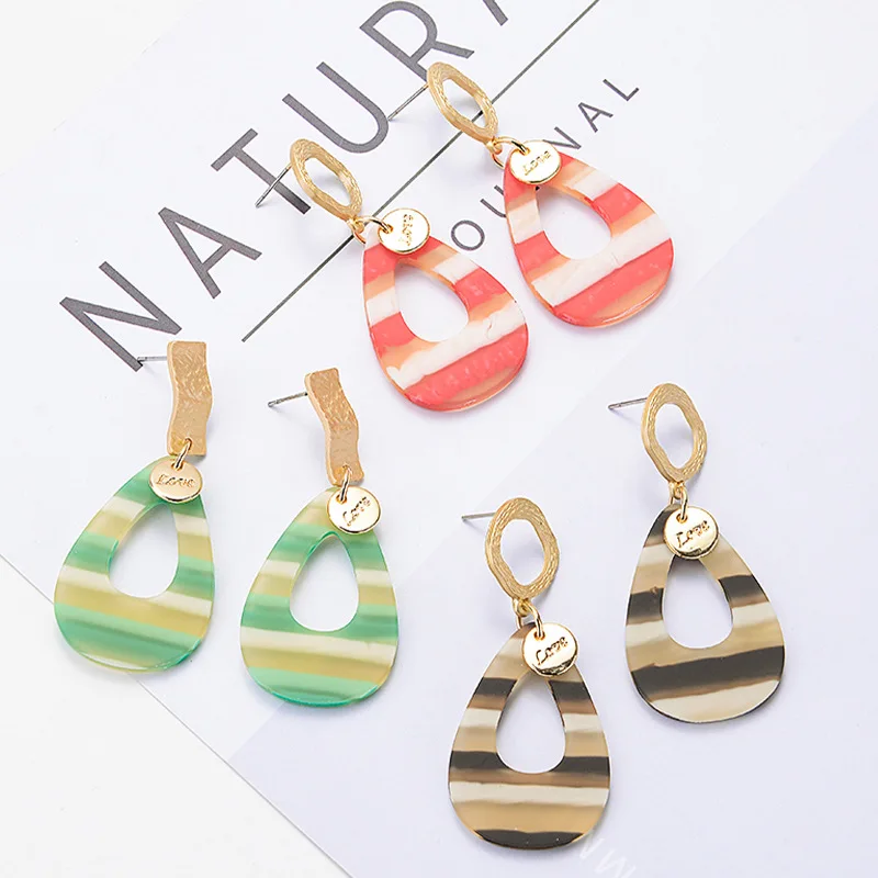 Geometric Stripe Acetate Acrylic Water Drop Earrings for Women Gold Alloy Letter Earrings Korean Fashion Jewelry Factory Direct
Geometric Stripe Acetate Acrylic Water Drop Earrings for Women Gold Alloy Letter Earrings Korean Fashion Jewelry Factory Direct