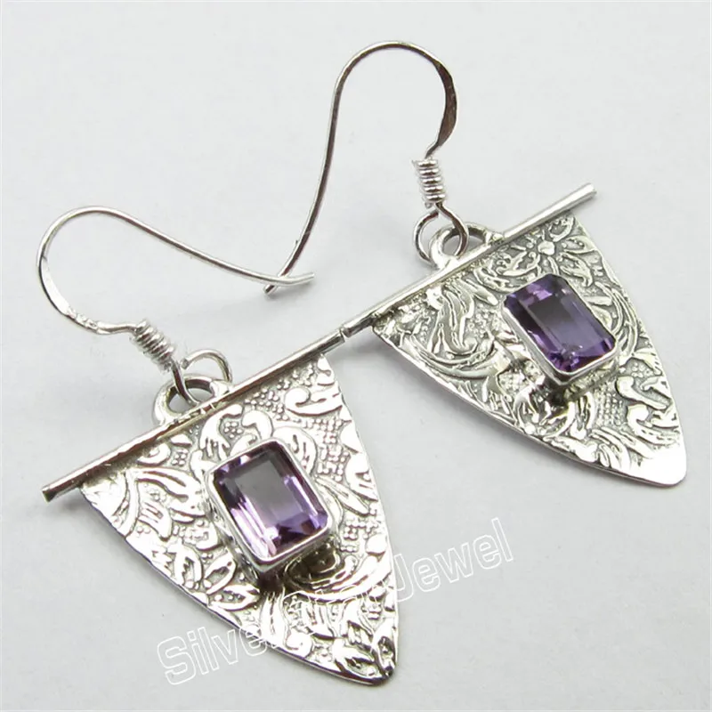 Hot New Design !! Sterling Silver AMETHYSTS EXTRA ORDINARY Earrings 3.7 CM Variation
Hot New Design !! Sterling Silver AMETHYSTS EXTRA ORDINARY Earrings 3.7 CM Variation