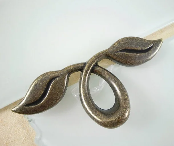 Antique Hardware Kitchen Door Handles And Drawer Cabinet Knobs (C.C.:50mm,Length:106mm)
Antique Hardware Kitchen Door Handles And Drawer Cabinet Knobs (C.C.:50mm,Length:106mm)