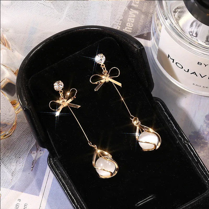 New Arrival Fashion Metal Trendy Water Drop Women Dangle Earrings Simple Korean Jewelry Female Long Pendant Eardrop
New Arrival Fashion Metal Trendy Water Drop Women Dangle Earrings Simple Korean Jewelry Female Long Pendant Eardrop