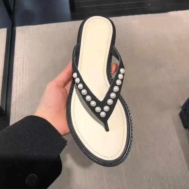 19SS Luxury Pearls Summer Slippers Flip-flops Outside String Bead Slip On Slides Soft Flats Casual Fashion Beach Woman Shoes
19SS Luxury Pearls Summer Slippers Flip-flops Outside String Bead Slip On Slides Soft Flats Casual Fashion Beach Woman Shoes