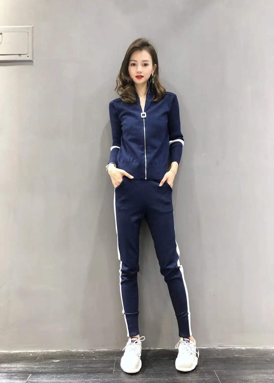 European station 2019 spring casual suit women cotton sports knit cardigan and harem pants two sets of tide
European station 2019 spring casual suit women cotton sports knit cardigan and harem pants two sets of tide