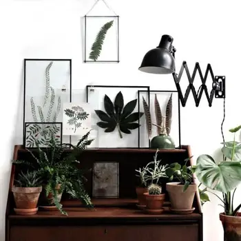 Wall photo frame home decoration picture frames creative simple metal shelf exhibition frame European style wall decor gift
Wall photo frame home decoration picture frames creative simple metal shelf exhibition frame European style wall decor gift