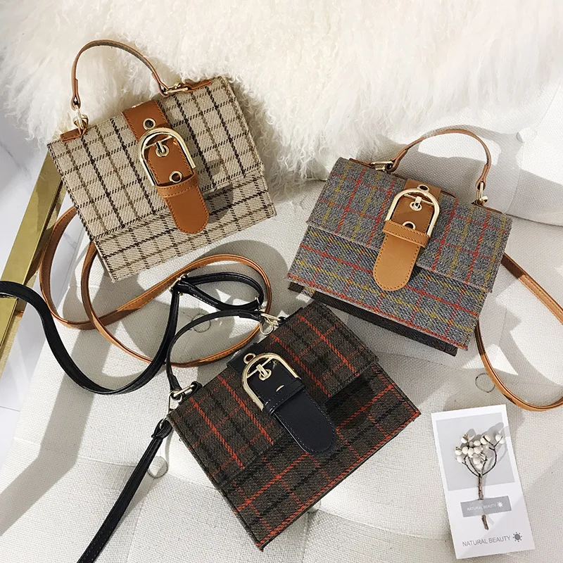 New Women Handbags with Slanting Straps Summer Plaid Hand-held Vintage Bags Small Square Lock Buckle and One-shoulder Bag
New Women Handbags with Slanting Straps Summer Plaid Hand-held Vintage Bags Small Square Lock Buckle and One-shoulder Bag