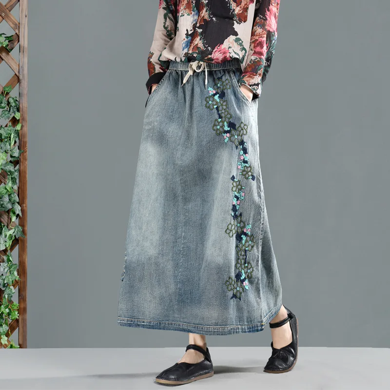 New Spring Summer Woman Denim Skirt Nation Style Vintage Floral Embroidered Elastic Waist Loose Jeans Skirt Plus Size Maxi Skirt
New Spring Summer Woman Denim Skirt Nation Style Vintage Floral Embroidered Elastic Waist Loose Jeans Skirt Plus Size Maxi Skirt