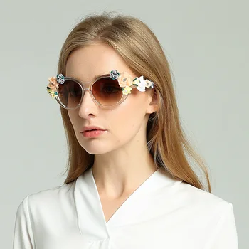2019 Summer Oculos Vintage Retro Baroque Rose Flower Sunglasses for Women Brand Design Cat Eye Ladies Sun Glasses Gafas De Sol
2019 Summer Oculos Vintage Retro Baroque Rose Flower Sunglasses for Women Brand Design Cat Eye Ladies Sun Glasses Gafas De Sol