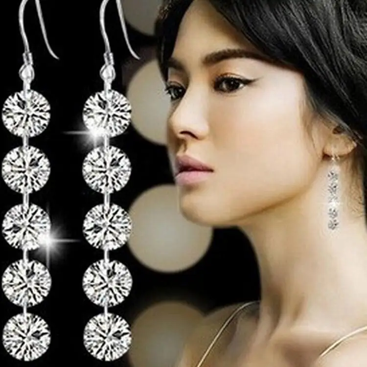Fahsion Charming Jewelry Accessories Round Shaped Crystal Rhinestone Inlaid Silver Plated Woman Earring
Fahsion Charming Jewelry Accessories Round Shaped Crystal Rhinestone Inlaid Silver Plated Woman Earring