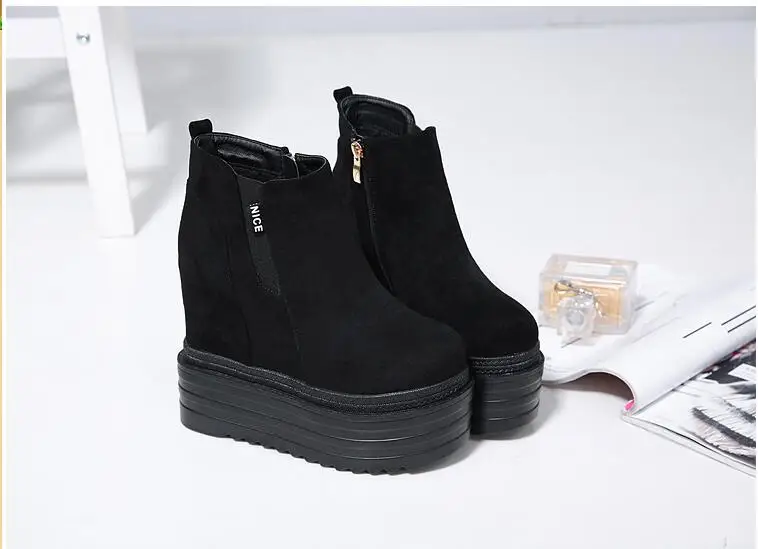 2019 new thick platform waterproof platform high heel set foot cake bottom anti-skid women's boots
2019 new thick platform waterproof platform high heel set foot cake bottom anti-skid women's boots