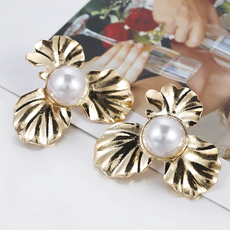 Flashbuy Unique Alloy Flower Pendant Pearl Drop Dangle Earrings For Women Vintage Gold wholesale Earings Accessories
Flashbuy Unique Alloy Flower Pendant Pearl Drop Dangle Earrings For Women Vintage Gold wholesale Earings Accessories