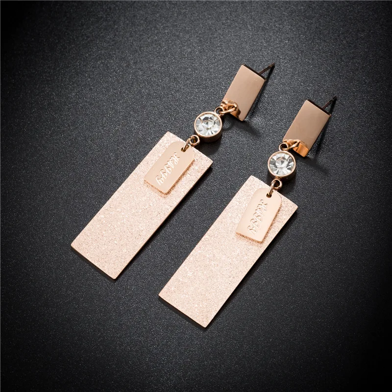 Autumn/winter New Fashion Rectangular Titanium Steel Earrings Popular Frosted Geometric Earrings Female Rose Gold Jewelry E18200
Autumn/winter New Fashion Rectangular Titanium Steel Earrings Popular Frosted Geometric Earrings Female Rose Gold Jewelry E18200