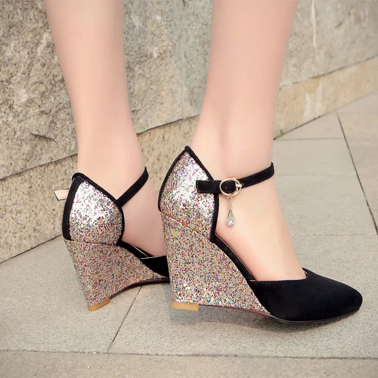 Customized spring new European Pumps large size women's shoes Sequined pointed head Baotou cool OL shoes Xiapo with high heels
Customized spring new European Pumps large size women's shoes Sequined pointed head Baotou cool OL shoes Xiapo with high heels