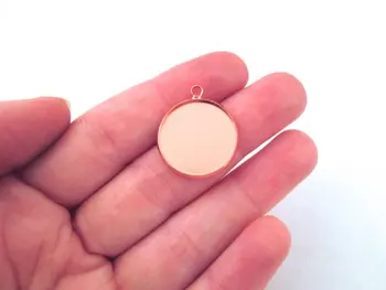 Rose Gold Plated 18mm bezel settings with or without matching glass cabs, G202theof
Rose Gold Plated 18mm bezel settings with or without matching glass cabs, G202theof