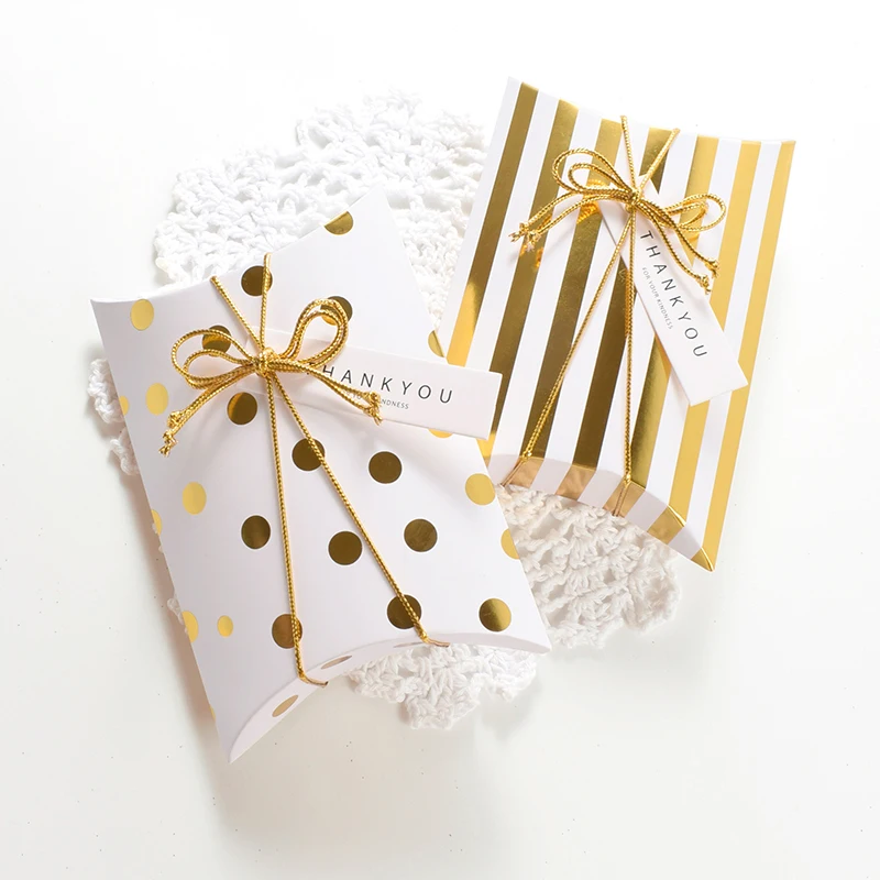 hot gold pillow box color gold mini stripe / dot chocolate box wedding candy boxes baking package wedding party decorations
hot gold pillow box color gold mini stripe / dot chocolate box wedding candy boxes baking package wedding party decorations
