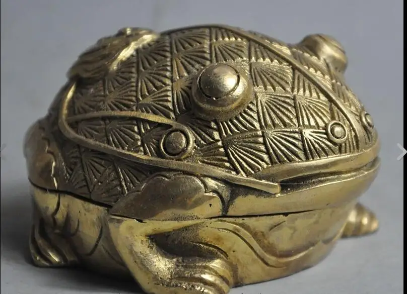 6710569++marked chinese fengshui brass wealth Toad Frog statue incense burner Censer
6710569++marked chinese fengshui brass wealth Toad Frog statue incense burner Censer