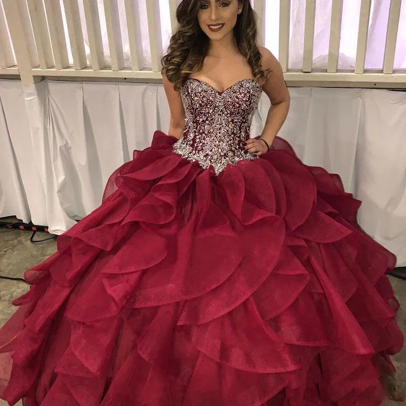 Charming Burgundy Ball Gown Quinceanera Dresses Sweetheart Beading Crystal Ruffles Sweet 15 Dress Puffy Corset Pageant Gowns
Charming Burgundy Ball Gown Quinceanera Dresses Sweetheart Beading Crystal Ruffles Sweet 15 Dress Puffy Corset Pageant Gowns
