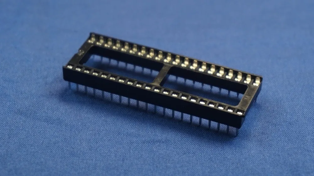 500pcs IC socket 40 Pin 2.54mm Pitch 2 rows space 15.24mm Tin plate Vertical DIP Through hole
500pcs IC socket 40 Pin 2.54mm Pitch 2 rows space 15.24mm Tin plate Vertical DIP Through hole