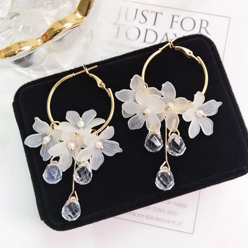 Women's Crystal flowers water drop Lovely Fashion jewelry Earrings all-match Acrylic petal classic delicate fairy drop Earrings
Women's Crystal flowers water drop Lovely Fashion jewelry Earrings all-match Acrylic petal classic delicate fairy drop Earrings