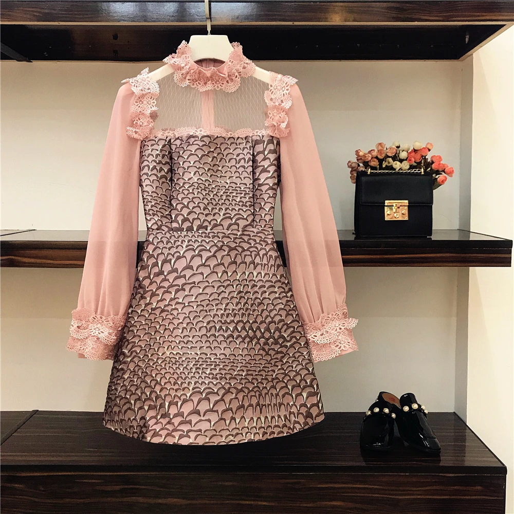 2019 Spring New Women's Retro Water Soluble Lace Stand Collar Perspective Bubble Sleeve Splicing Pink Jacquard Leopard Dress
2019 Spring New Women's Retro Water Soluble Lace Stand Collar Perspective Bubble Sleeve Splicing Pink Jacquard Leopard Dress