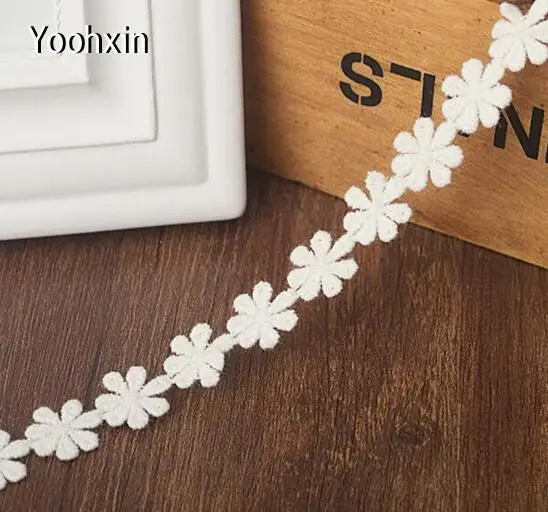 1.5CM Wide NEW white cotton Embroidery Lace Fabric DIY Collar applique trim ribbon Sewing neckline guipure fringe tassel decor
1.5CM Wide NEW white cotton Embroidery Lace Fabric DIY Collar applique trim ribbon Sewing neckline guipure fringe tassel decor