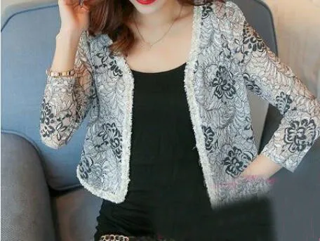 Lace Shawl Female Spring and Summer Short Style New Style Large Size Long Sleeve Thin Hollow Outer Blouse with Cheongsam Overcoa
Lace Shawl Female Spring and Summer Short Style New Style Large Size Long Sleeve Thin Hollow Outer Blouse with Cheongsam Overcoa