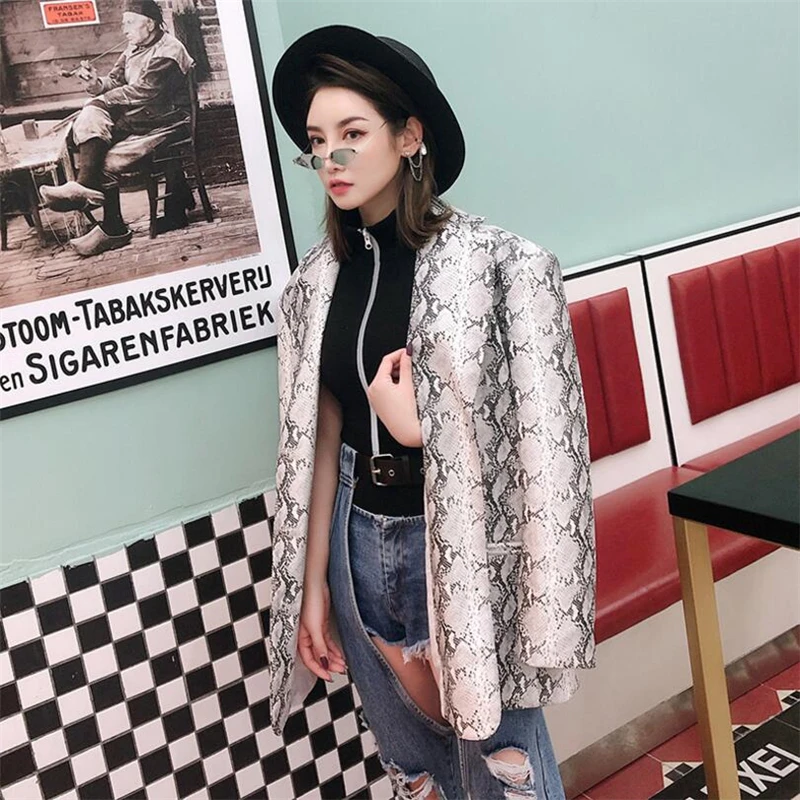 Fashion Women Jackets Tide brand Spring Fall Jacket Women Outwear Coat Vintage Suit snakeskin print Outwear Women PU Loose Coats 
Fashion Women Jackets Tide brand Spring Fall Jacket Women Outwear Coat Vintage Suit snakeskin print Outwear Women PU Loose Coats