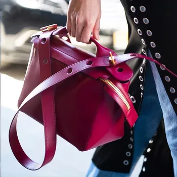 Fashion Blue PU Leather Women Buckles Handbags Stylish Solid Pillow Shoulder Bags 2019 Hot Cross Body Ladies Party Bags
Fashion Blue PU Leather Women Buckles Handbags Stylish Solid Pillow Shoulder Bags 2019 Hot Cross Body Ladies Party Bags