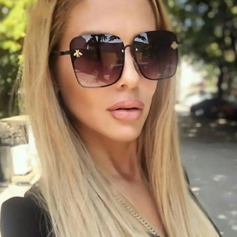 2019 New Fashion Lady Oversize Rimless Square Sunglasses Women Small Bee Glasses Gradient Sun Glasses For Female UV400
2019 New Fashion Lady Oversize Rimless Square Sunglasses Women Small Bee Glasses Gradient Sun Glasses For Female UV400