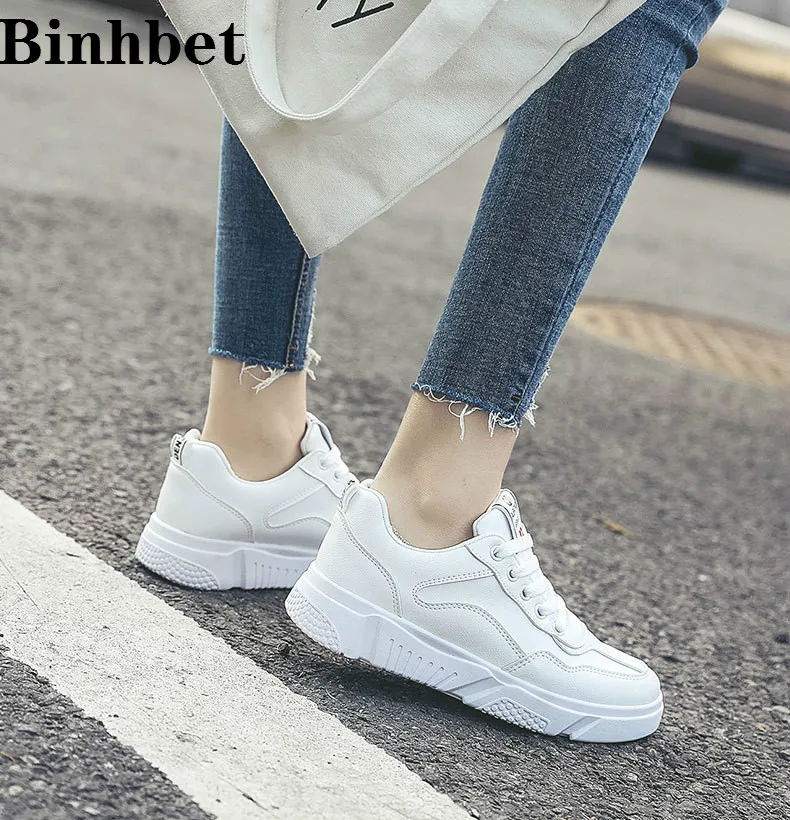 Spring 2019 100-lap leisure Korean flat-bottomed Korean version women's board shoes student flat-heel sneakers breathable
Spring 2019 100-lap leisure Korean flat-bottomed Korean version women's board shoes student flat-heel sneakers breathable