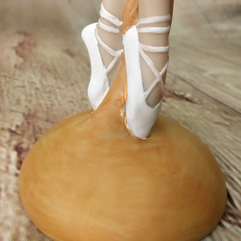 Ballet Dancer Figurine (14)