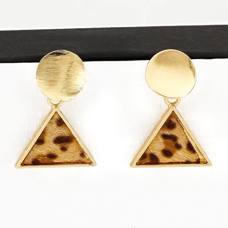 Leopard Earrings Metal Earrings Fashion Trendy Gold Geometric Triangle and Round Zinc Alloy Gift Studs for African Women Femme
Leopard Earrings Metal Earrings Fashion Trendy Gold Geometric Triangle and Round Zinc Alloy Gift Studs for African Women Femme