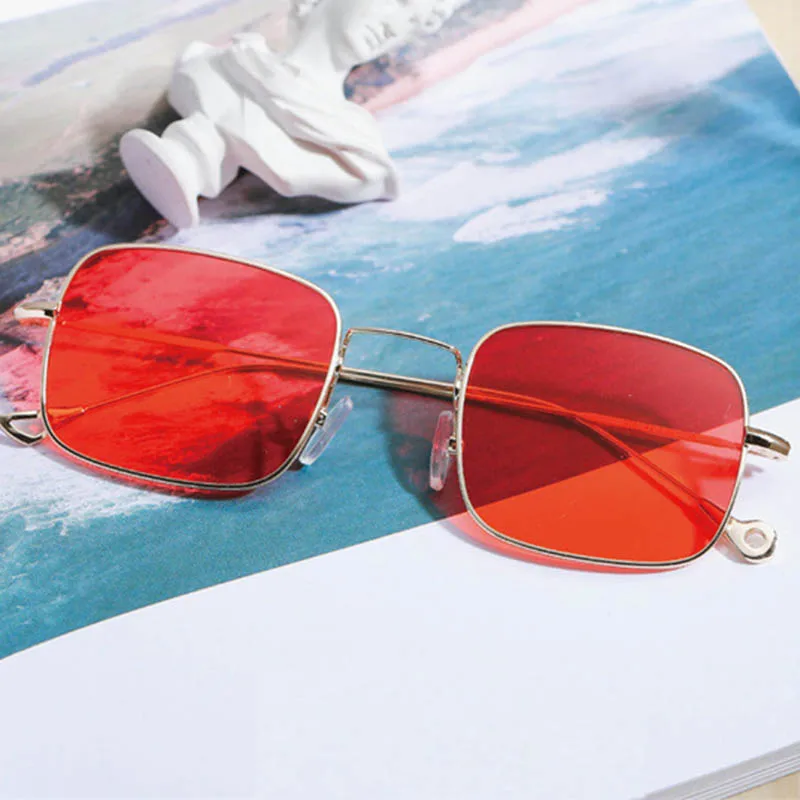 Vintage Square sunglasses women Brand Design retro woman summer clear lens sunglasses with red lenses yellow green Oculos de sol
Vintage Square sunglasses women Brand Design retro woman summer clear lens sunglasses with red lenses yellow green Oculos de sol