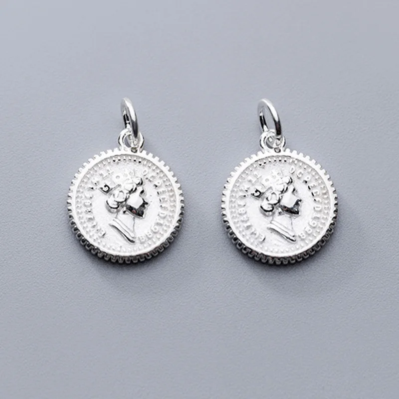 Fashion Queen Image Medallion Charms 14mm Round Tag Silver Pendants For Girls Necklace Earrings DIY Jewelry Making Accessories
Fashion Queen Image Medallion Charms 14mm Round Tag Silver Pendants For Girls Necklace Earrings DIY Jewelry Making Accessories