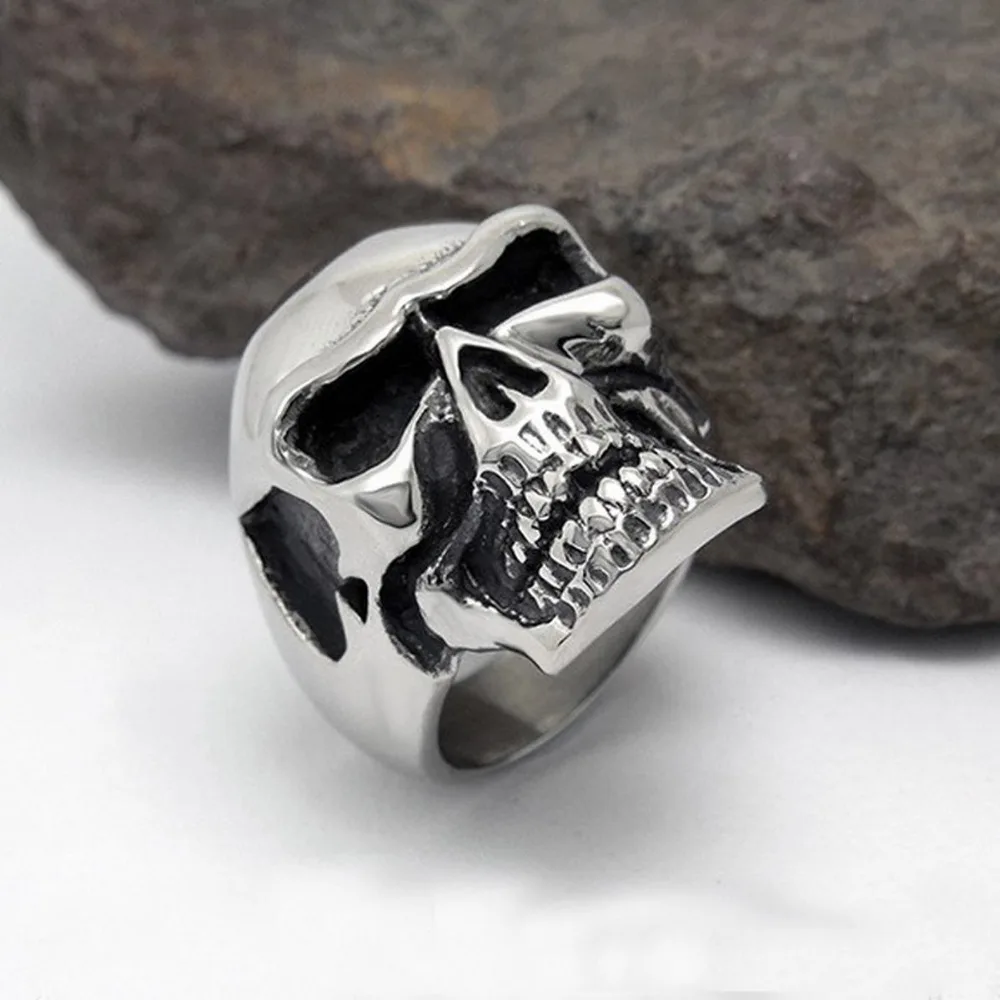 Super Cool Retro Trendsetter Titanium Stainless Steel Heart-pattern Punk Skeleton Skull Ring Men's Jewelry Vintage Rings for Men
Super Cool Retro Trendsetter Titanium Stainless Steel Heart-pattern Punk Skeleton Skull Ring Men's Jewelry Vintage Rings for Men