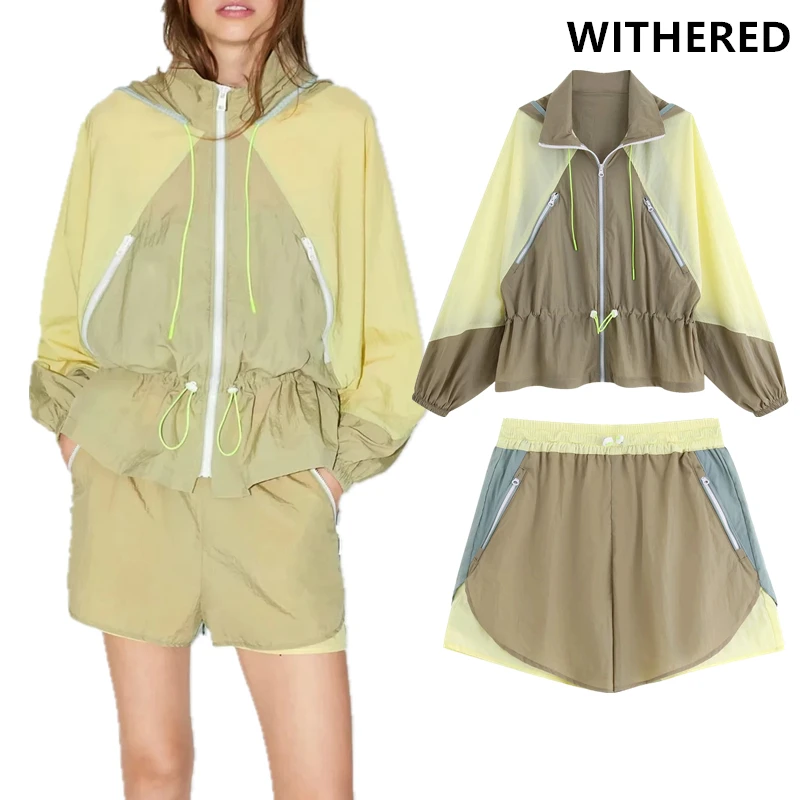 Withered two piece set preppy patchwork nylon hooded thin jacket and harem shorts conjuntos de mujer tracksuit women 2 piece set
Withered two piece set preppy patchwork nylon hooded thin jacket and harem shorts conjuntos de mujer tracksuit women 2 piece set