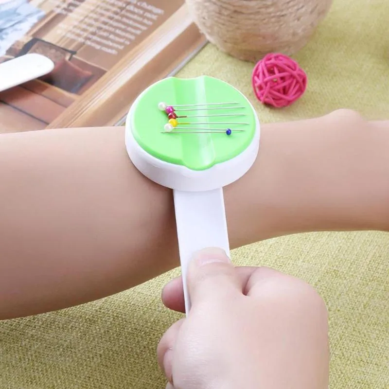 Hot Wrist Magnetic Needle Box Magnetic Sewing Box Household Lovely Small Sewing Tool FQ-ing
Hot Wrist Magnetic Needle Box Magnetic Sewing Box Household Lovely Small Sewing Tool FQ-ing