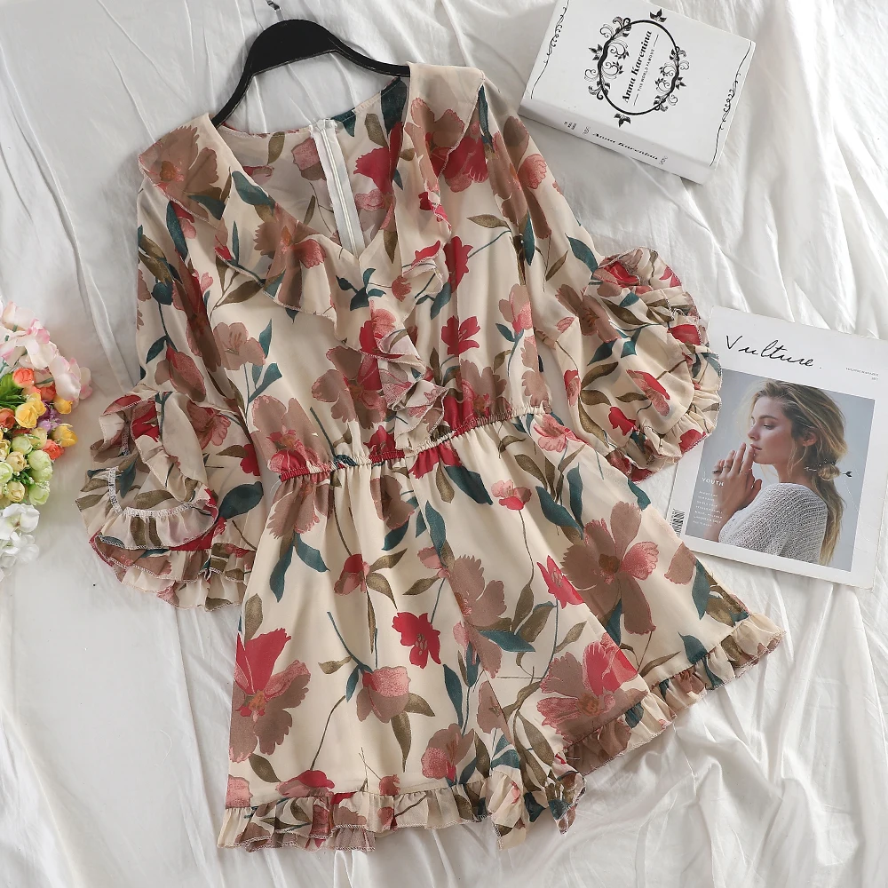 TAOVK Ruffle V-neck Women Rompers Summer High Waist Female Jumpsuit Casual Ladies Beach Short Overalls Playsuits 
TAOVK Ruffle V-neck Women Rompers Summer High Waist Female Jumpsuit Casual Ladies Beach Short Overalls Playsuits