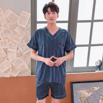 Loose 2pcs Short Sleeve Shirt&shorts V-neck Pajamas Suit Nightwear Men Sleepwear Boy Home Clothes Striped Intimate Sleepwear
Loose 2pcs Short Sleeve Shirt&shorts V-neck Pajamas Suit Nightwear Men Sleepwear Boy Home Clothes Striped Intimate Sleepwear
